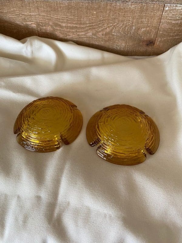 Vintage amber glass ashtrays set bottom