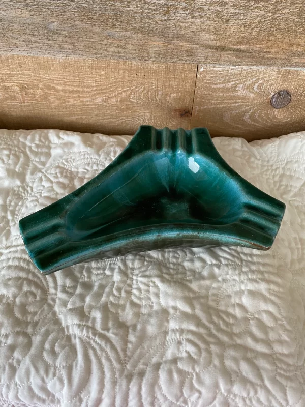 Boomerang ashtray vintage Blue Mountain Pottery BMP