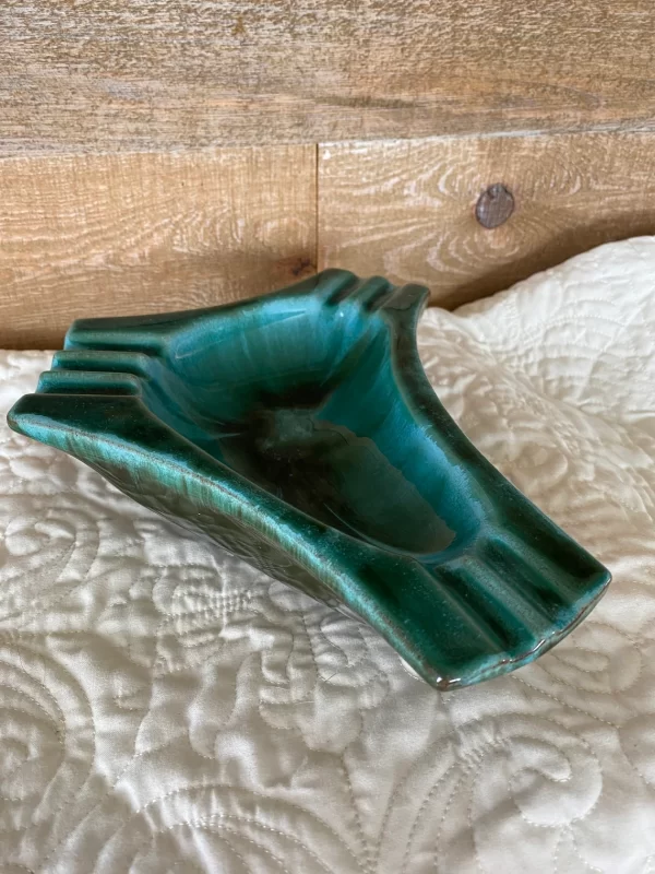 Boomerang ashtray vintage Blue Mountain Pottery zoomed out