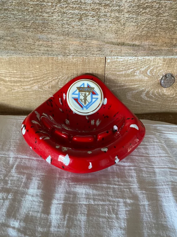 Vintage K of C, Knights of Columbus ashtray zoomed in