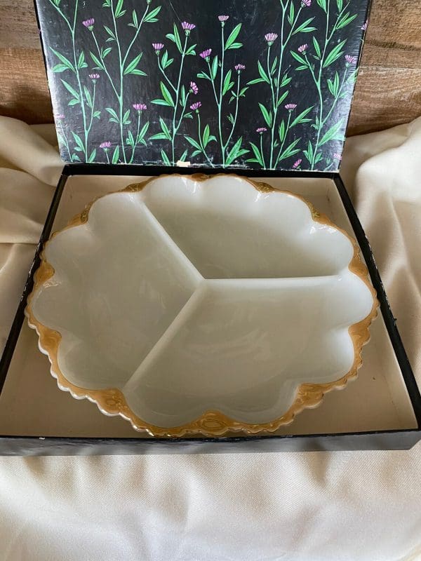 anchor hocking milk glass gold trim in original box