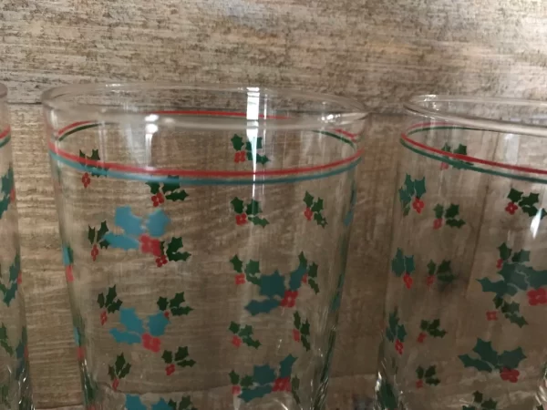 Christmas glass tumblers rim close