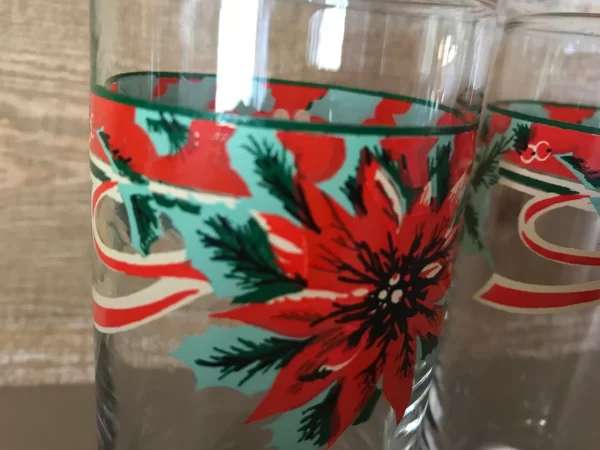 vintage Christmas tumblers design detail