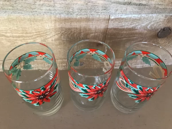 vintage Christmas tumblers rims