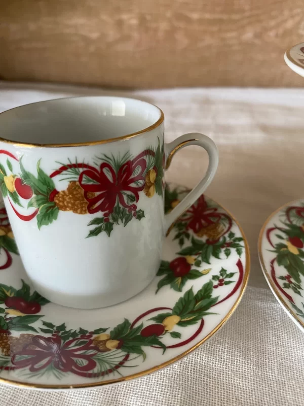 Christmas demitasse cups gold gilt