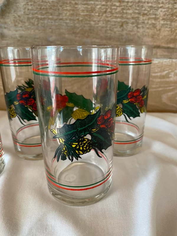 glass Christmas tumblers red green top