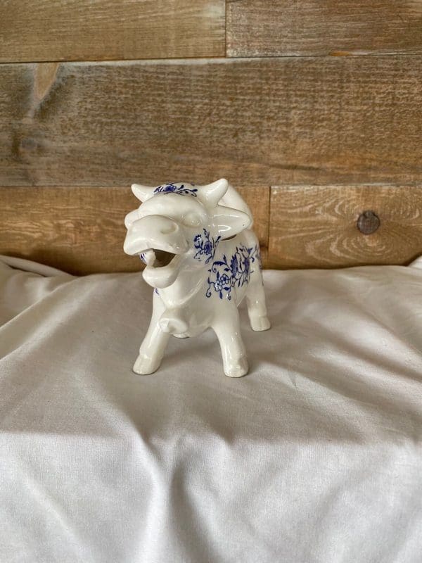 vintage cow creamer front