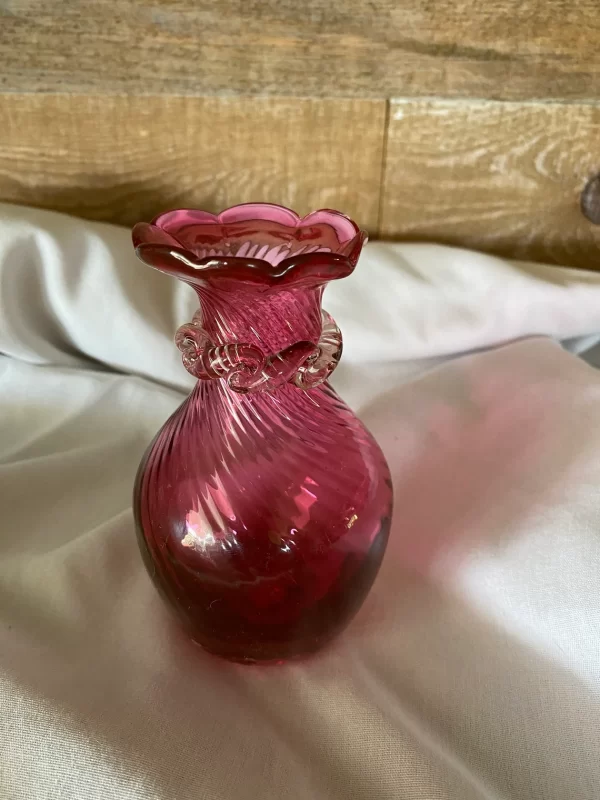 Rossi cranberry glass vase close