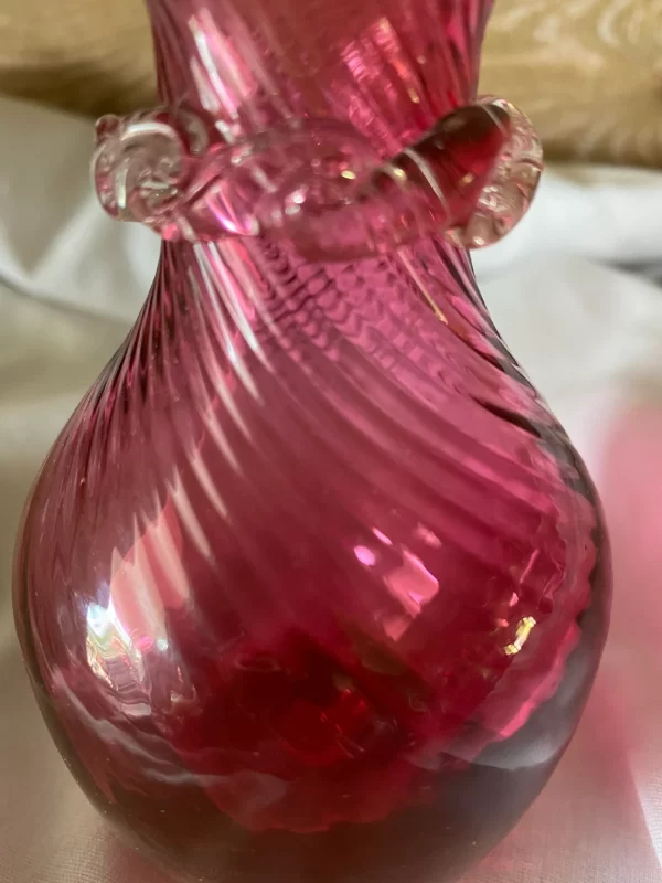 Rossi cranberry glass vase close detail