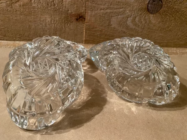 Pinwheel crystal ashtrays vintage set of four bottom closer