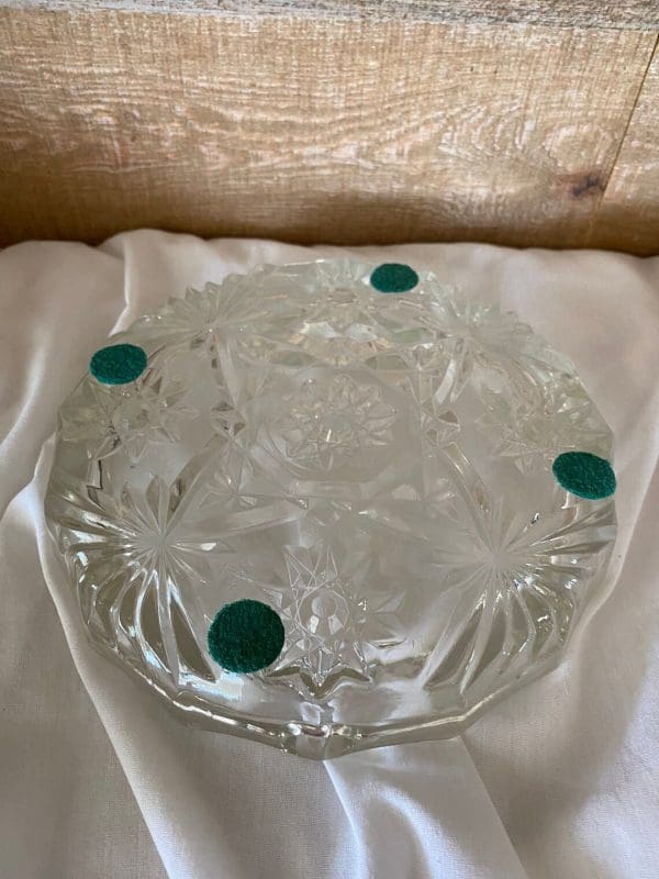 Vintage round glass ashtray bottom