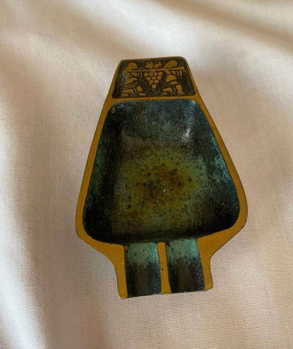 Dayagi ashtray vintage green and gold top view close