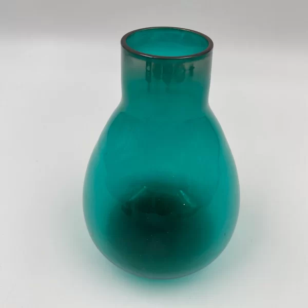 vintage emerald green glass vase close