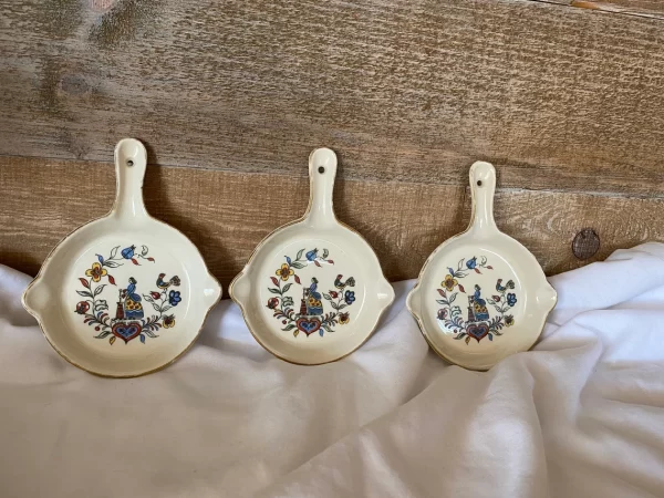 Porcelain Frying Pan Ashtray Set of Three