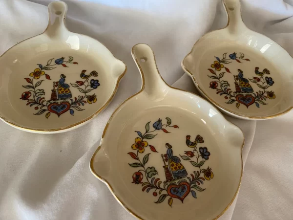 Porcelain Frying Pan Ashtray Set of Three showing all three