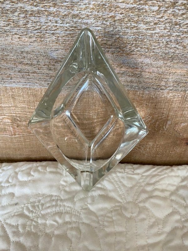 diamond shaped glass ashtray 3