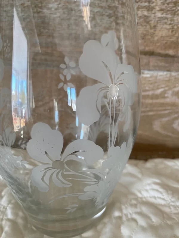 vintage frosted glass vase design