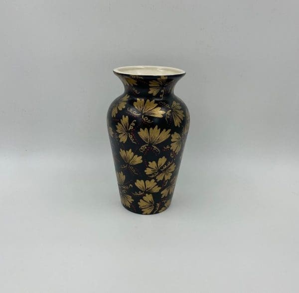 Holland Mold vase front