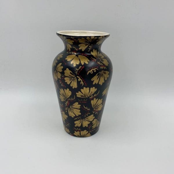 Holland Mold vase close