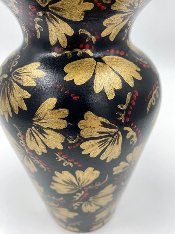 Holland Mold vase gold design