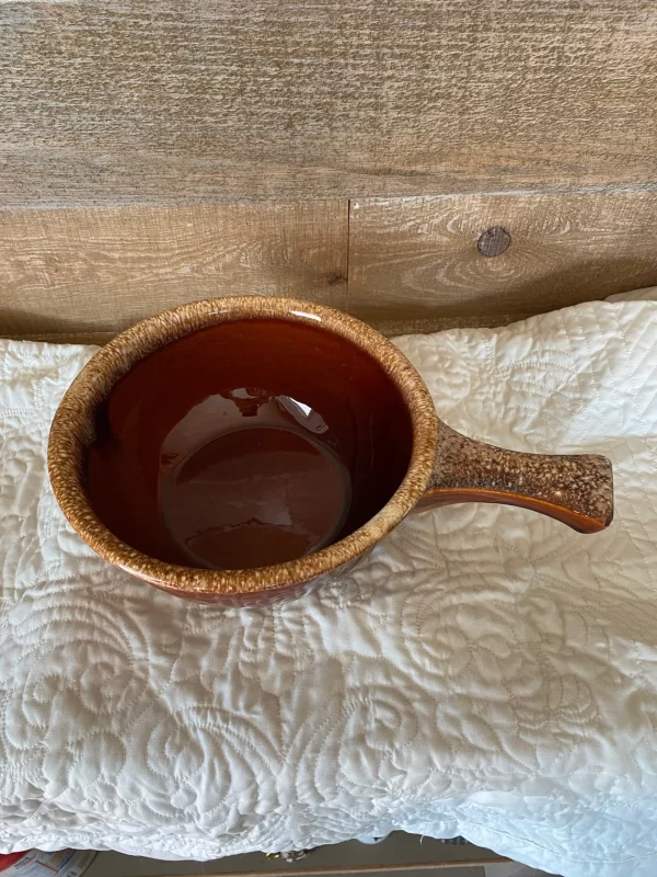 Hull Pottery brown drip pot top