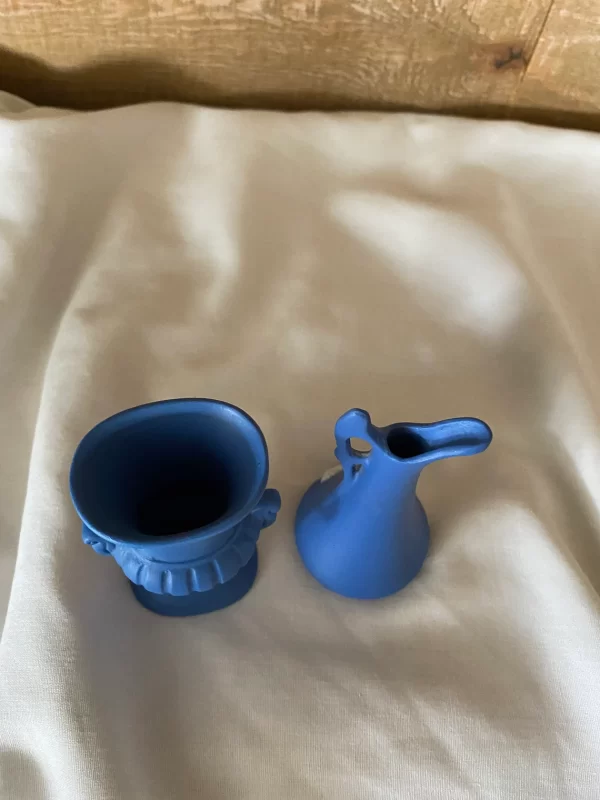 blue jasperware vase top