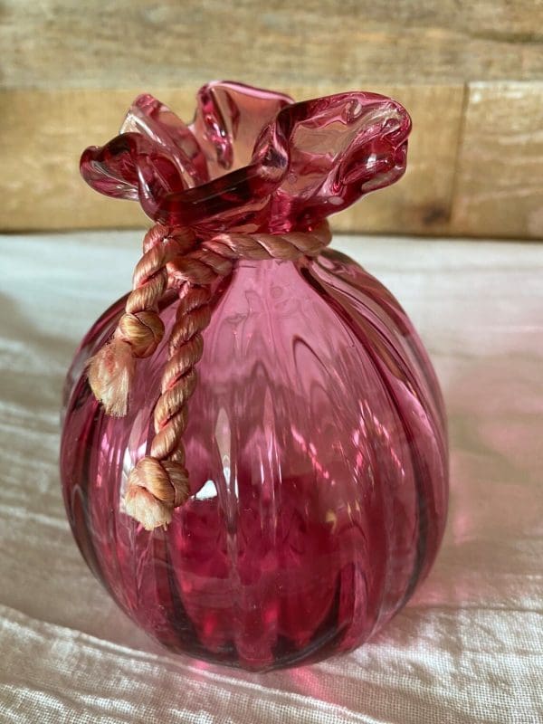 pink glass vase vintage close