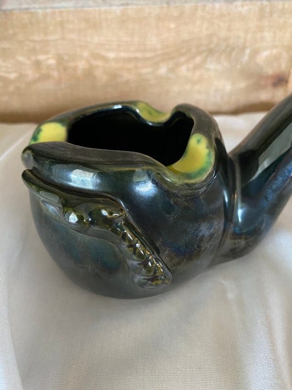 Novelty pipe ashtray vintage 1950s MCM closeup 2