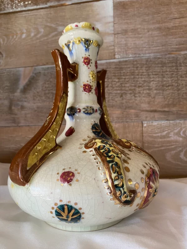 vintage majolica vase side