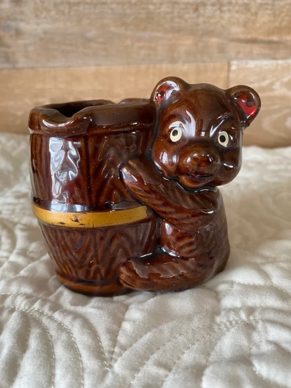 Bear ashtray vintage 1960s brown glaze standard view