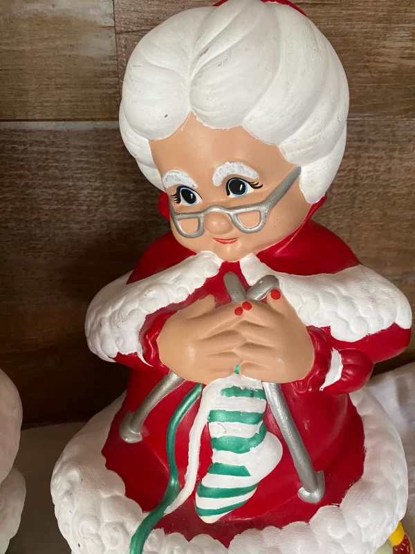 vintage ceramic Santa and Mrs. Claus Mrs Claus face