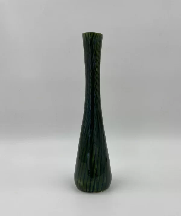 shawnee pottery vase back