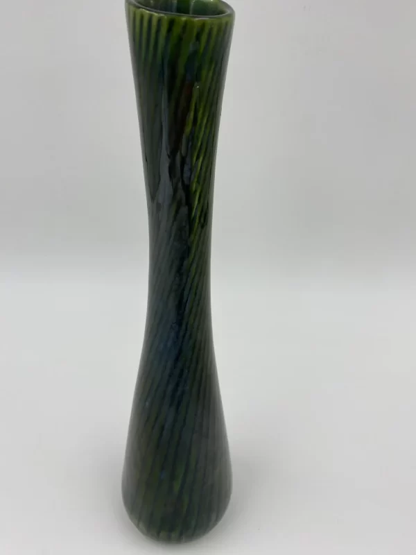 shawnee pottery vase close