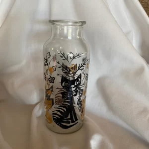 vintage cat vase front