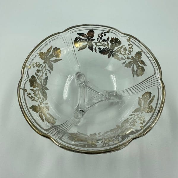 daffodil bowl top view of floral design in silver on clear glass