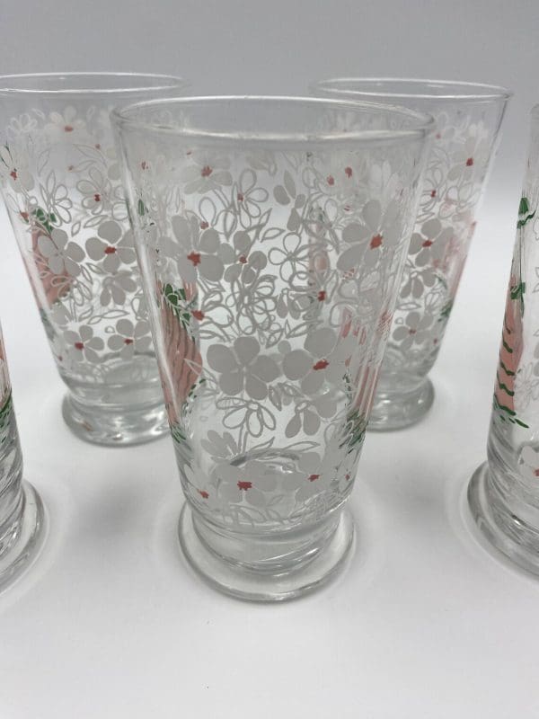 Libbey glasses vintage close of side showing white flowers