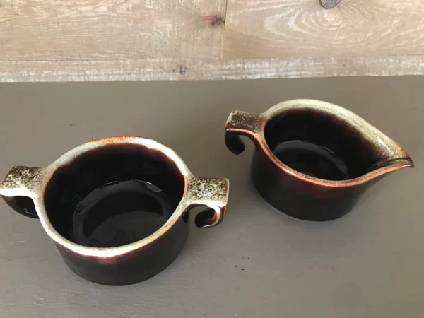 vintage USA pottery top of creamer and sugar bowl brown drip