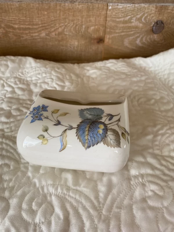 Vintage Italy ashtray white ceramic floral 1960s front view