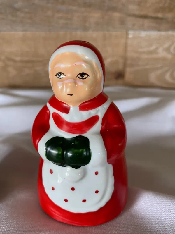 Vintage Christmas salt and pepper shakers Mrs. Claus front