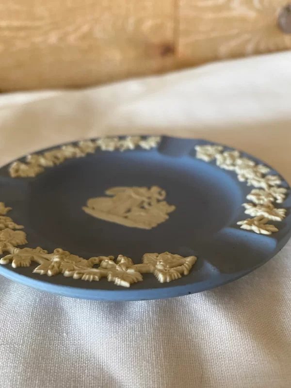 blue Wedgwood ashtray edge