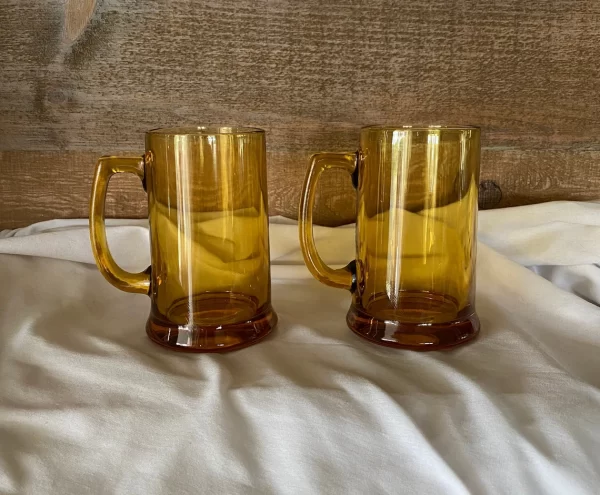 glass beer mugs amber clear front handles on left