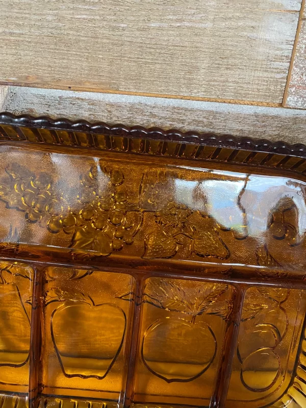 amber glass tray top edge