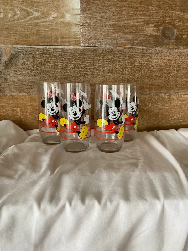 Anchor Hocking Mickey Mouse and Minnie glasses set of four Mickey facing front