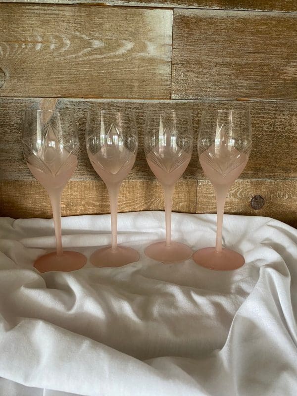 vintage pink wine glasses set of four frosted pink bases and stem