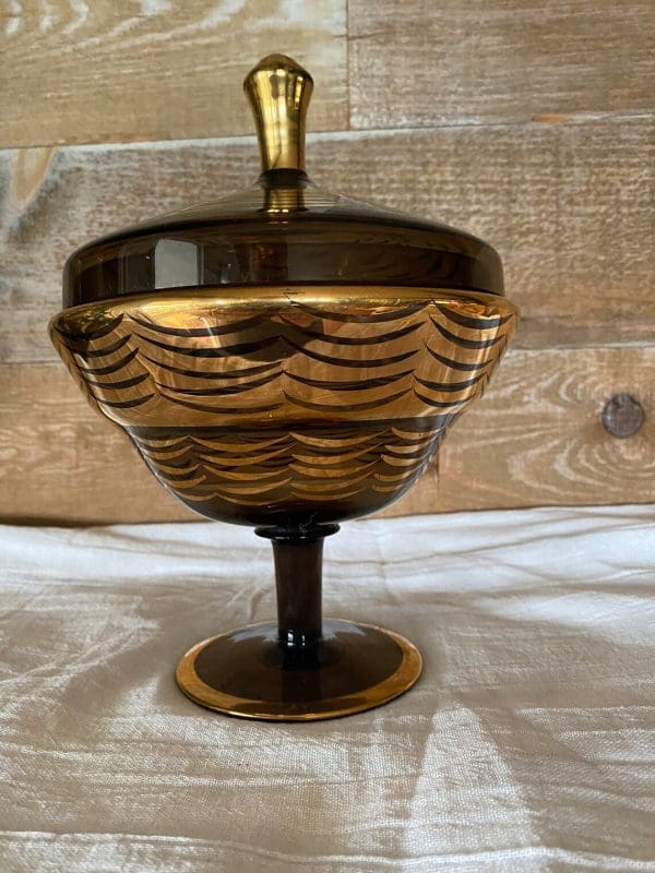 amber candy dish with lid close to show gold detail