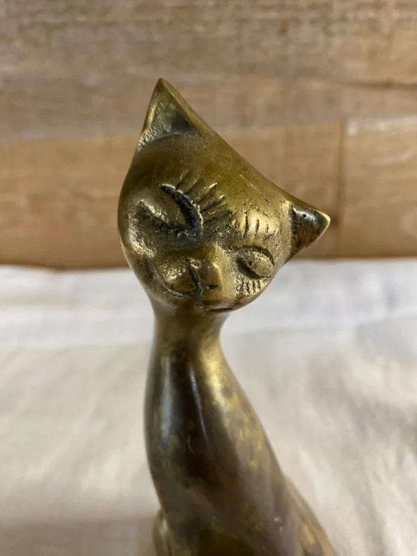 vintage brass cat close head