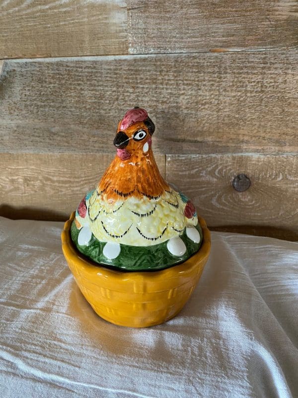 chicken egg holder Hen Chicken On Nest ceramic hand painted front