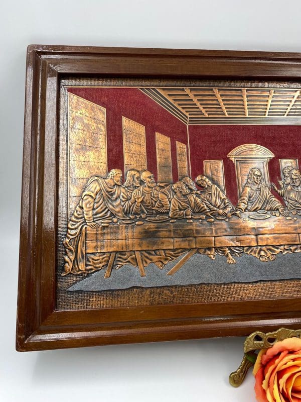 vintage last supper picture copper flocked in red in wooden frame left close