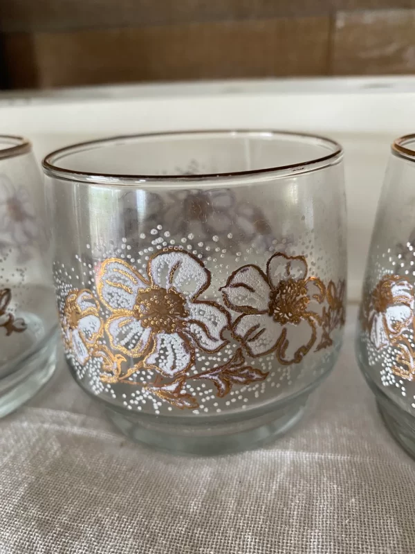 vintage Libbey glasses close white and gold flower