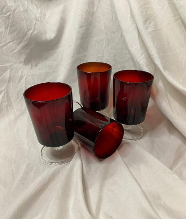 Arcoroc France glasses set of four goblets